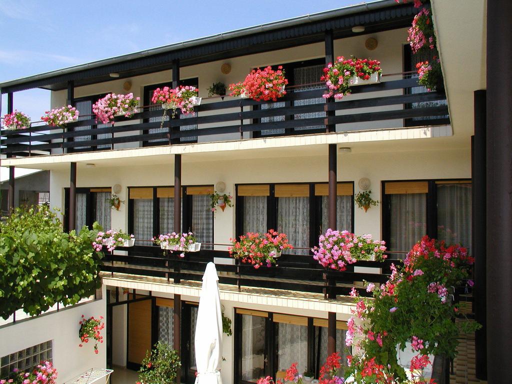 Rooms Vila Mautner Vodice Eksteriør billede