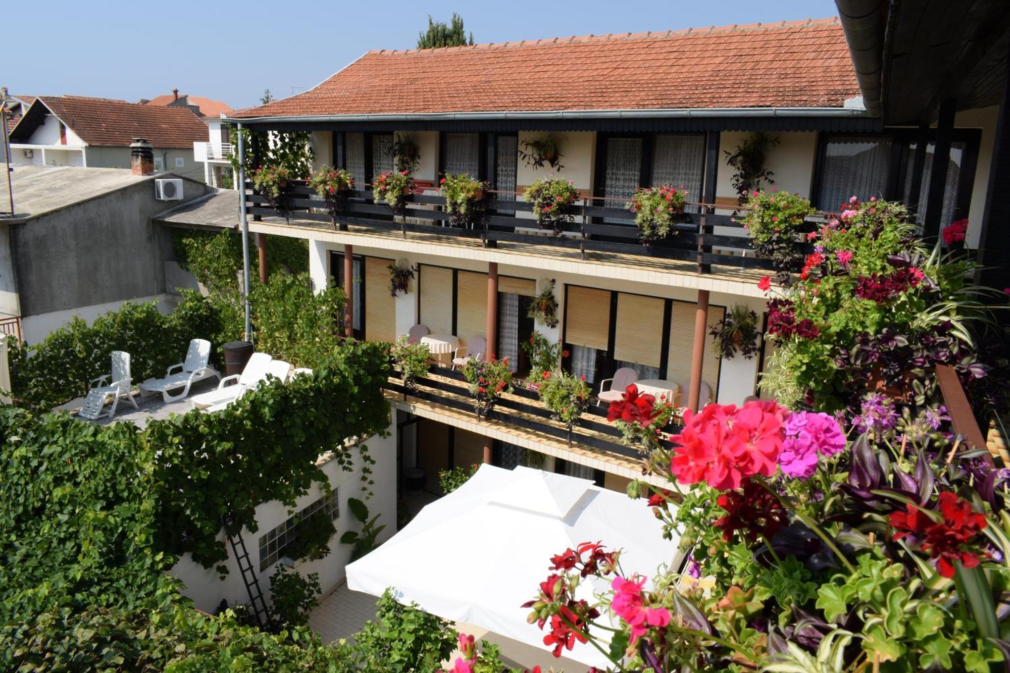 Rooms Vila Mautner Vodice Eksteriør billede
