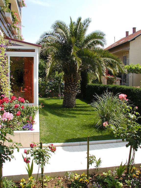 Rooms Vila Mautner Vodice Eksteriør billede