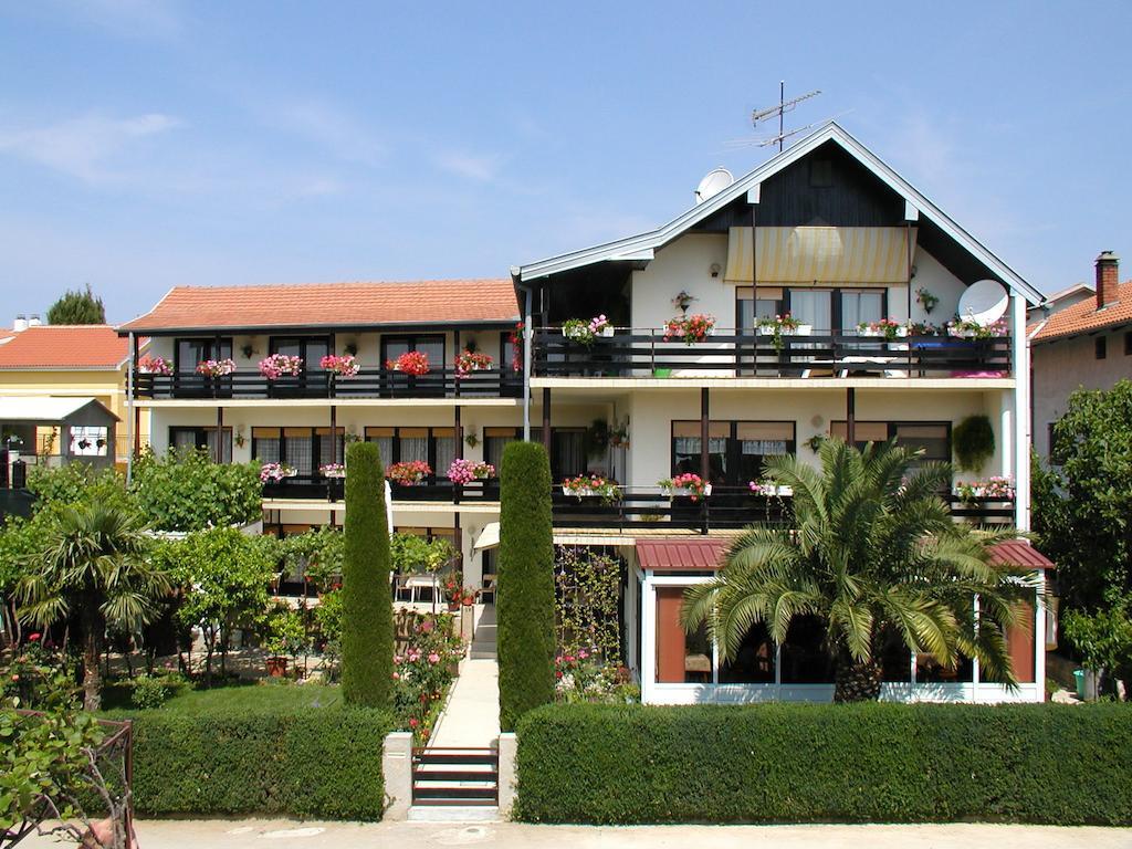 Rooms Vila Mautner Vodice Eksteriør billede