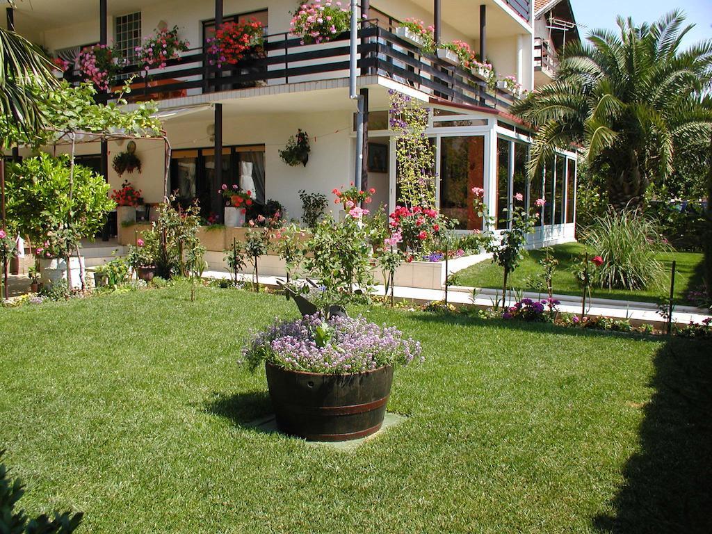 Rooms Vila Mautner Vodice Eksteriør billede