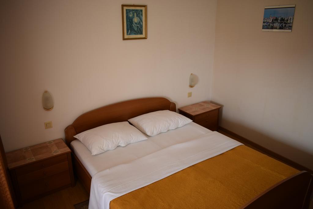 Rooms Vila Mautner Vodice Eksteriør billede