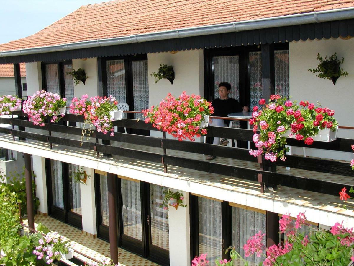 Rooms Vila Mautner Vodice Eksteriør billede