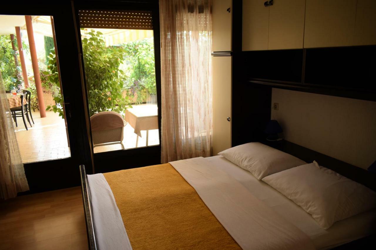 Rooms Vila Mautner Vodice Eksteriør billede